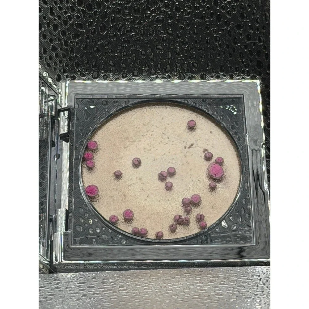 HUDA BEAUTY icy nude